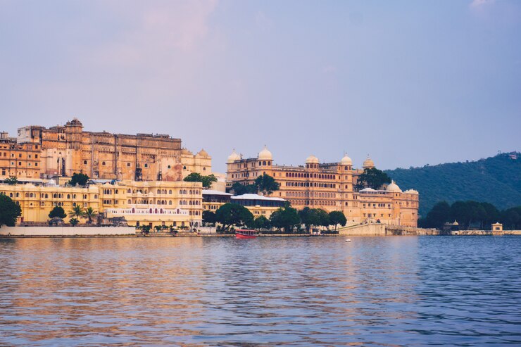 Udaipur tour guide showcasing the City of Lakes with palaces and lake views