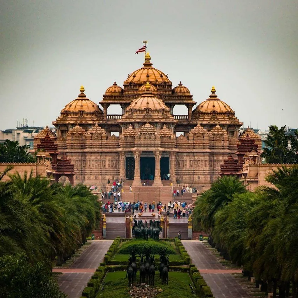 Akshardham Temple Delhi modern Hindu temple cultural complex