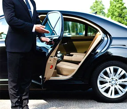 Airport cab service Delhi with professional chauffeur driven cars