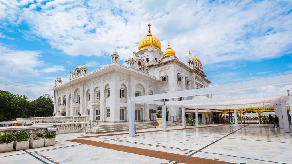 Bangla Sahib Gurudwara Delhi sacred Sikh temple with holy sarovar