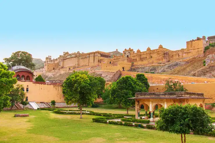 Jaipur travel guide 2026 showcasing the Pink City landmarks