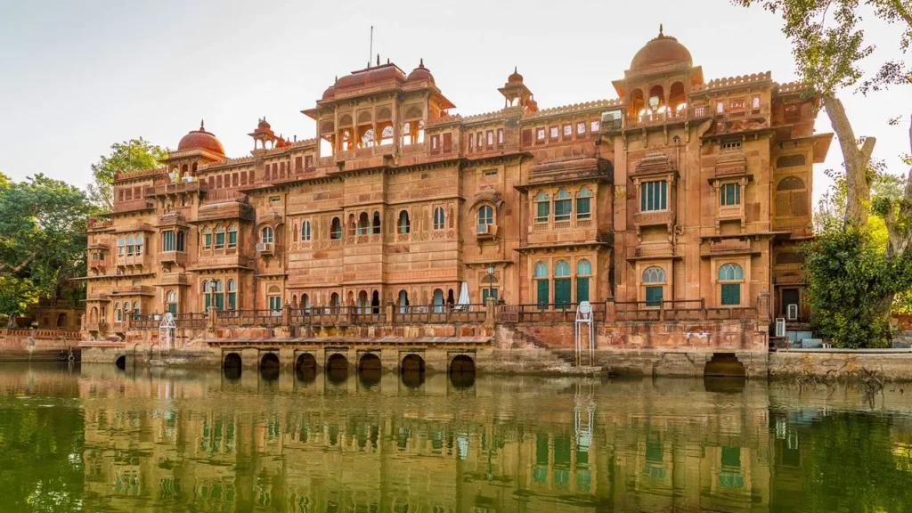 Gajner Palace Bikaner lakefront heritage hotel in Thar Desert